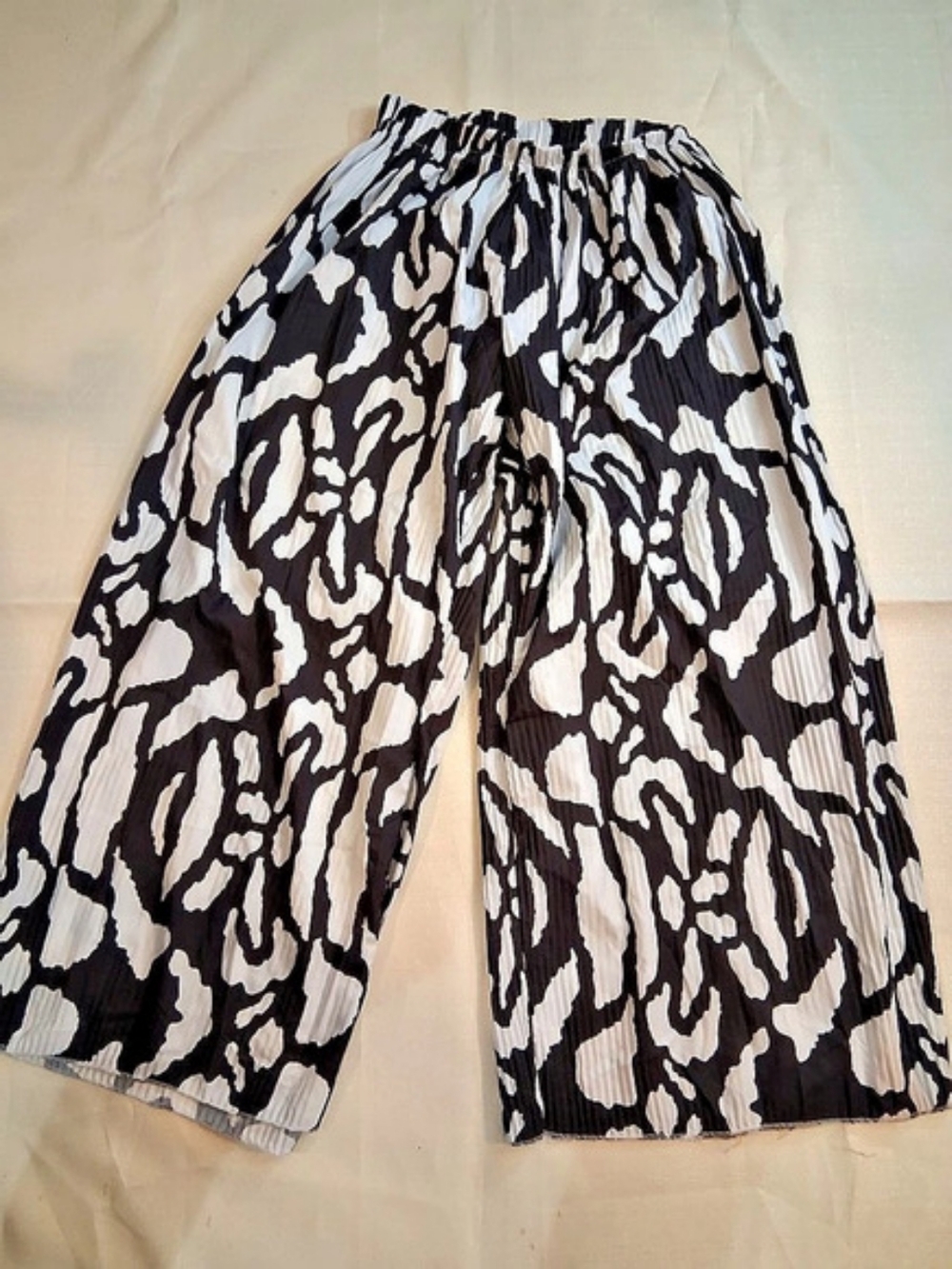 Women's Abstract Wide Leg Pants in Black & White